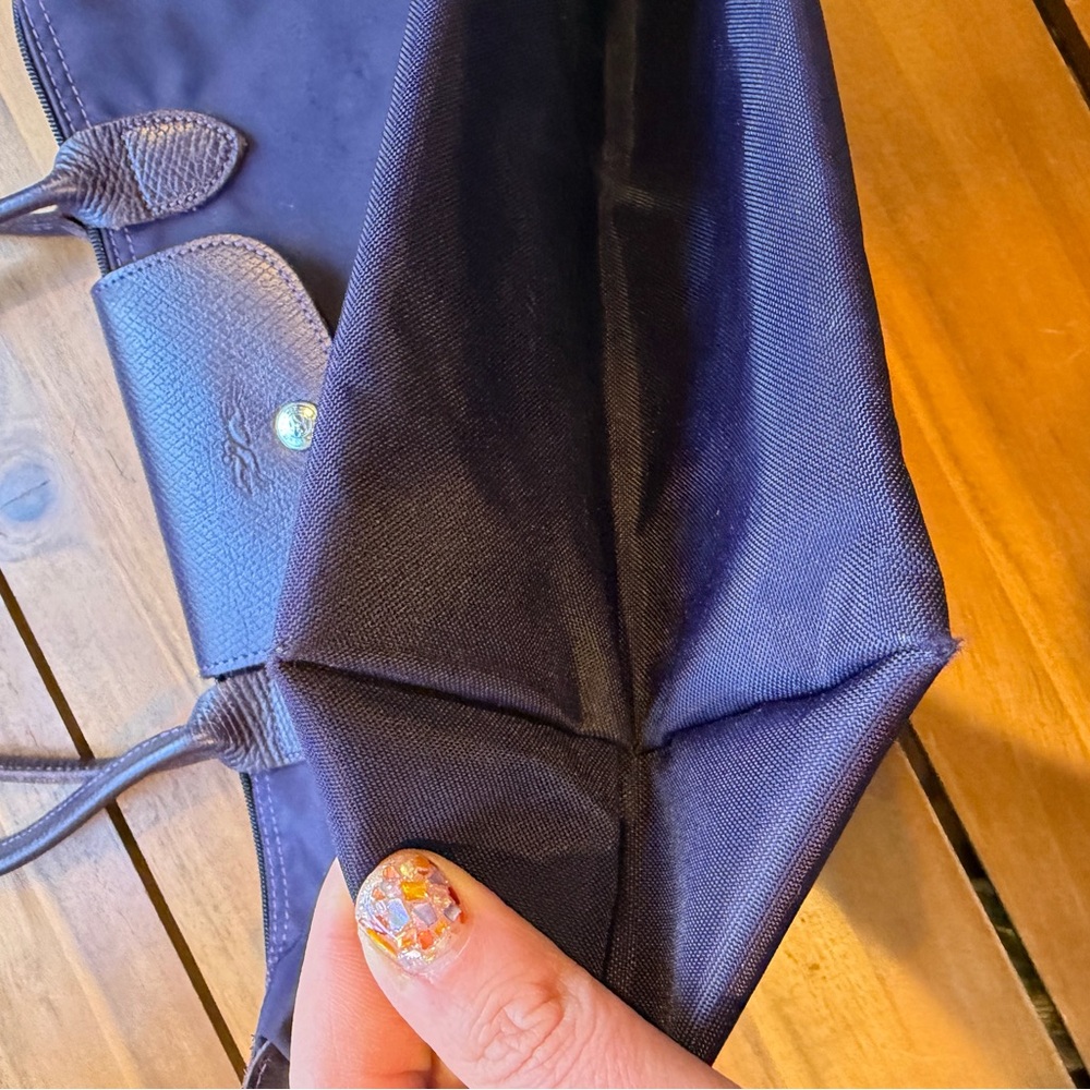 Purple on Purple Longchamp Tote Bag Medium - Picture 5 of 10
